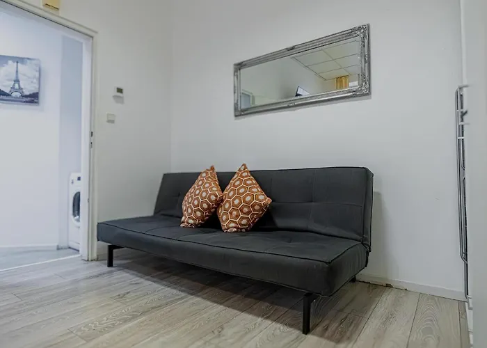 Bright 1br Apt, Prime Location & Wifi