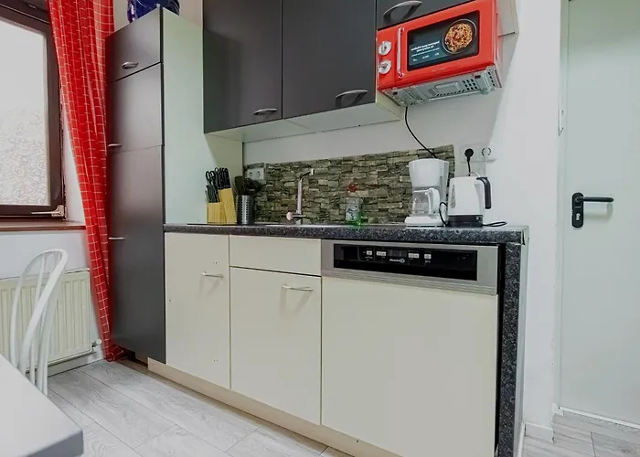 Bright 1br Apt, Prime Location & Wifi *