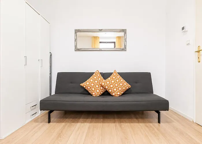Apartment Bright 1br Apt, Prime Location & Wifi