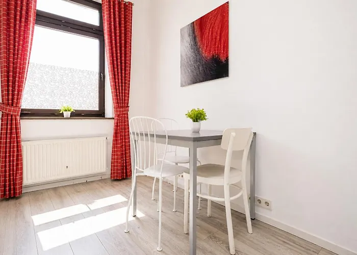 Apartment Bright 1br Apt, Prime Location & Wifi