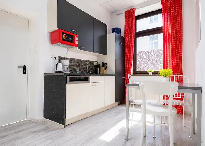 Bright 1br Apt, Prime Location & Wifi *